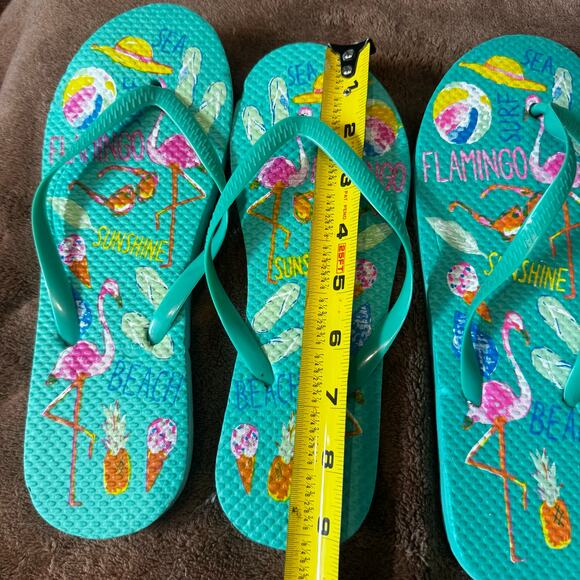 2 Pair Beach Themed Turquoise Flip Flops Flamingos Sunshine Surf Sea Beach Pool - Picture 3 of 6